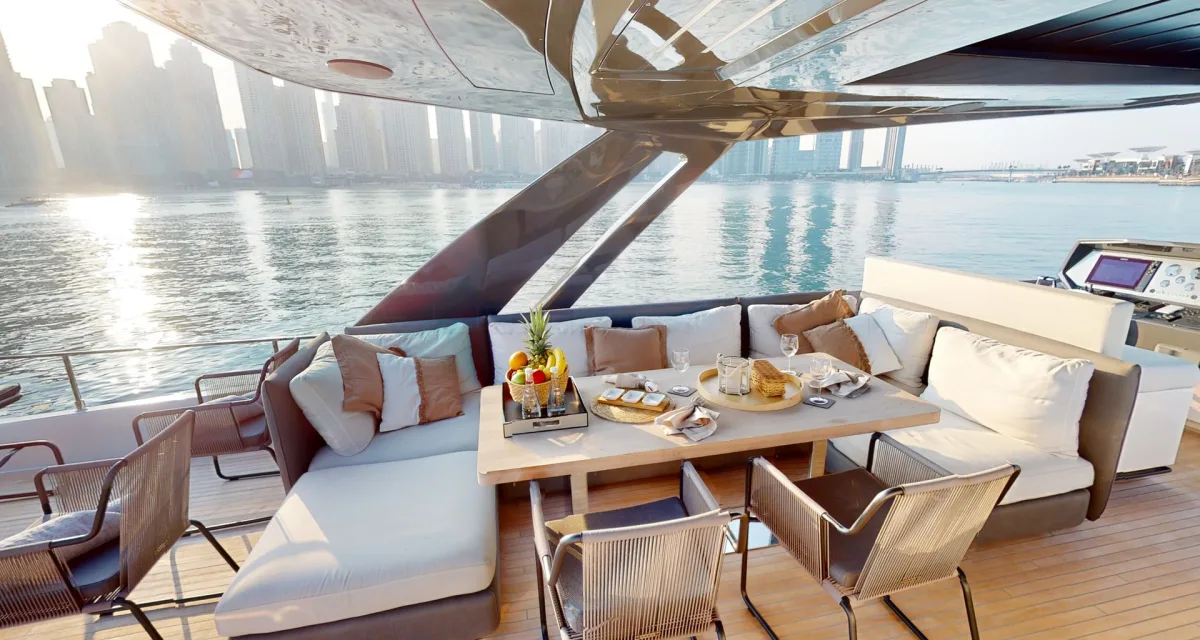 Ferretti 780