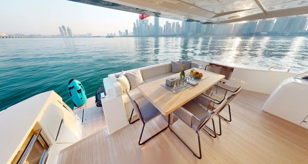 Ferretti 780