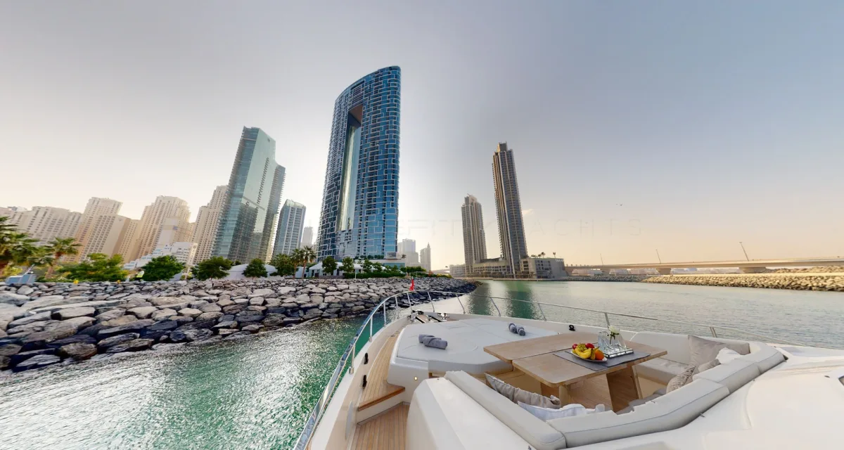 Ferretti 780