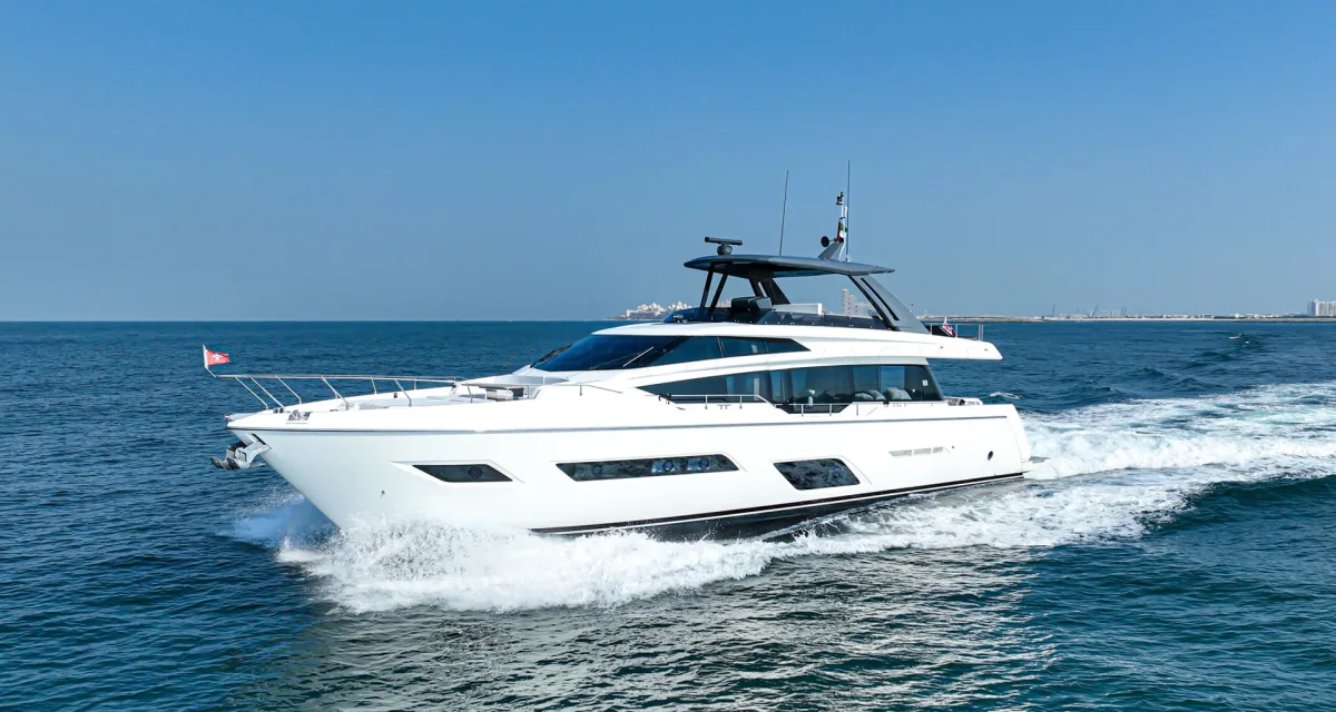 Ferretti 780