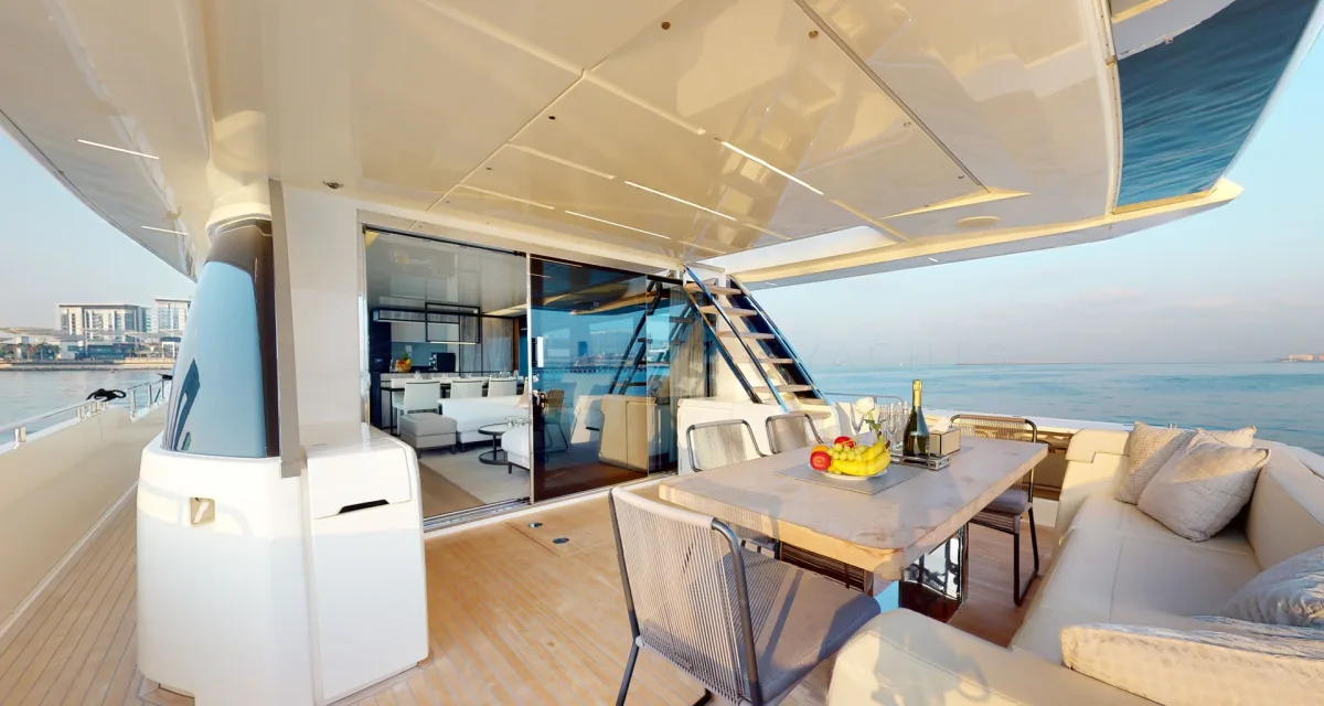 Ferretti 780