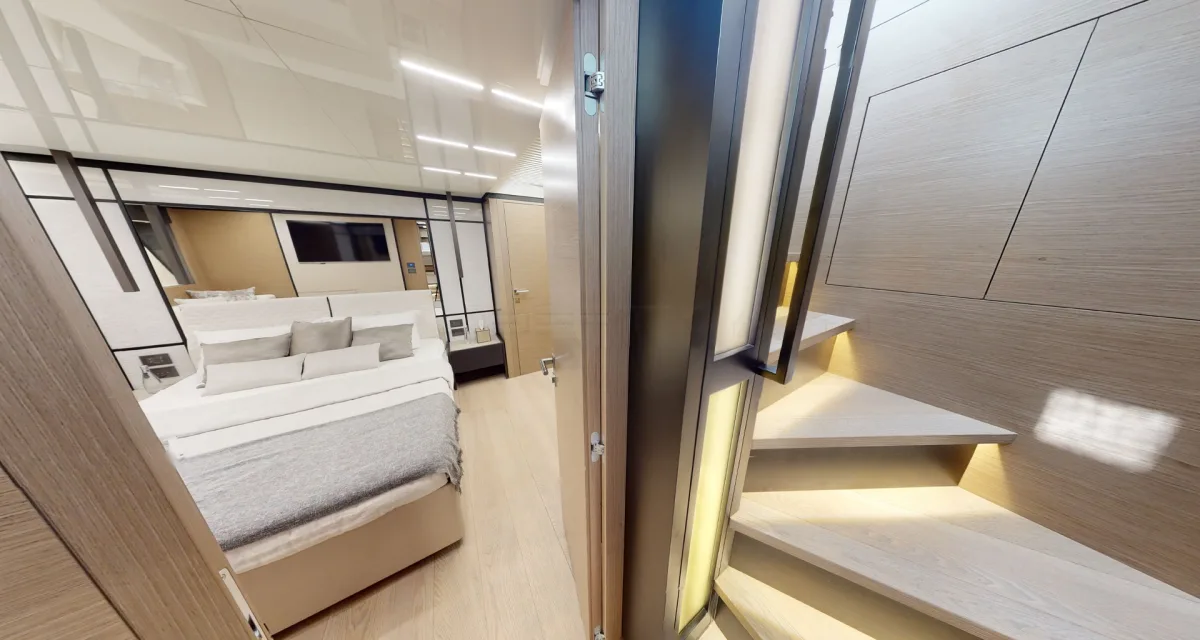Ferretti 780