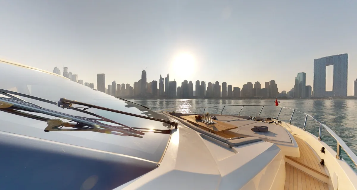 Ferretti 780
