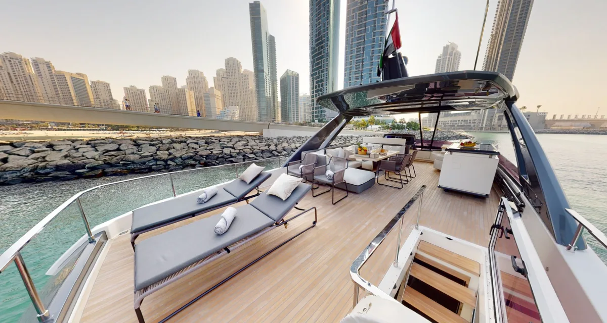 Ferretti 780