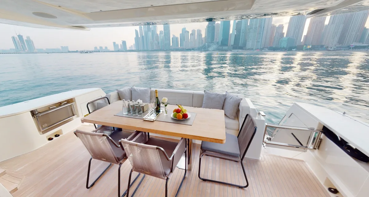 Ferretti 780