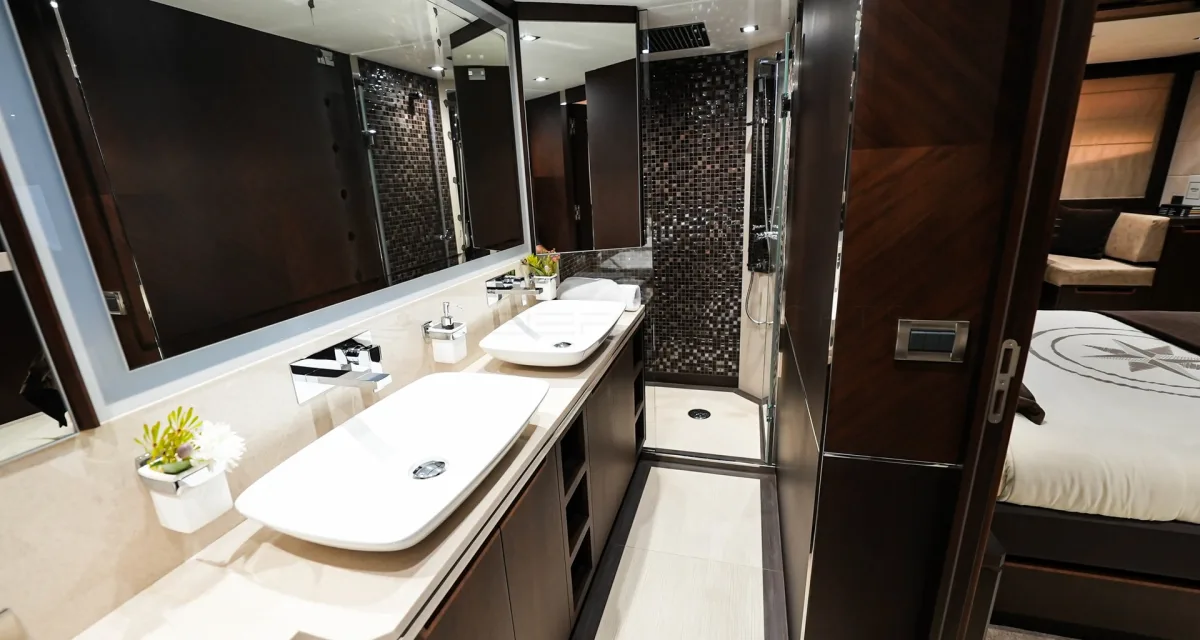 Galeon 780