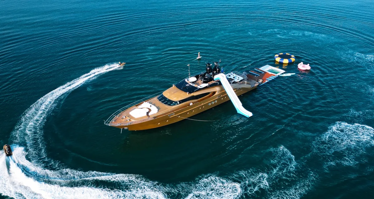 Palmer Johnson 136